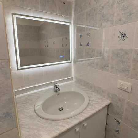 Attico Con Terrazza Ac Wifi Apartment Alassio